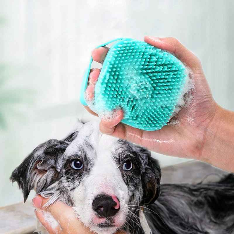 Massageborste för hund & katt med schampobehållare